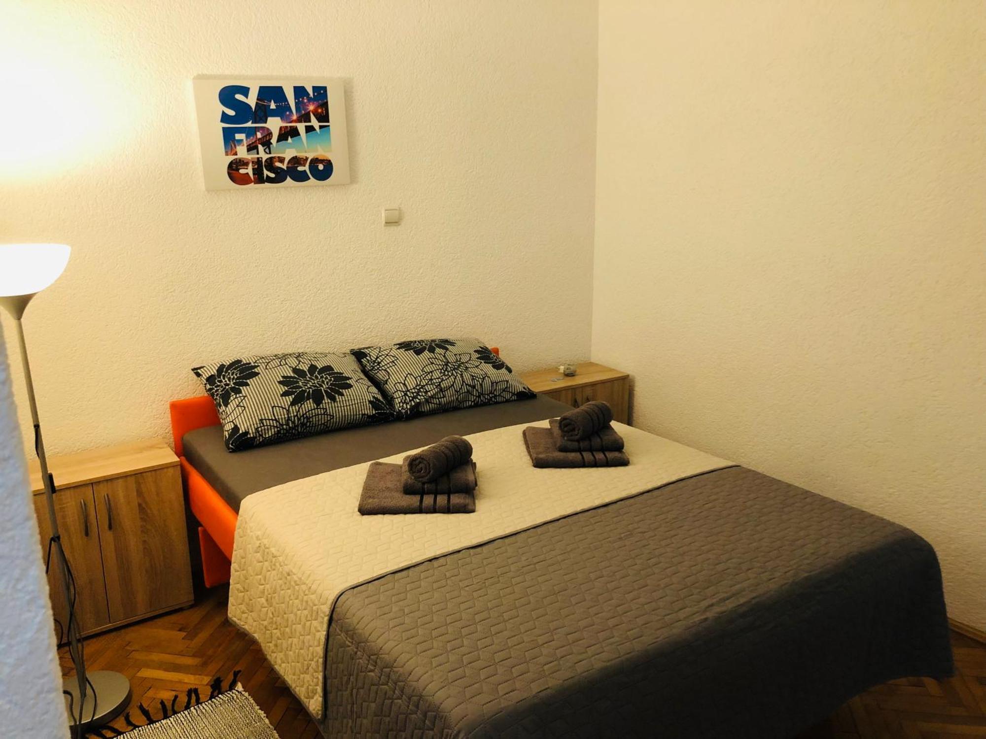 Apartmani Ema トロギール エクステリア 写真
