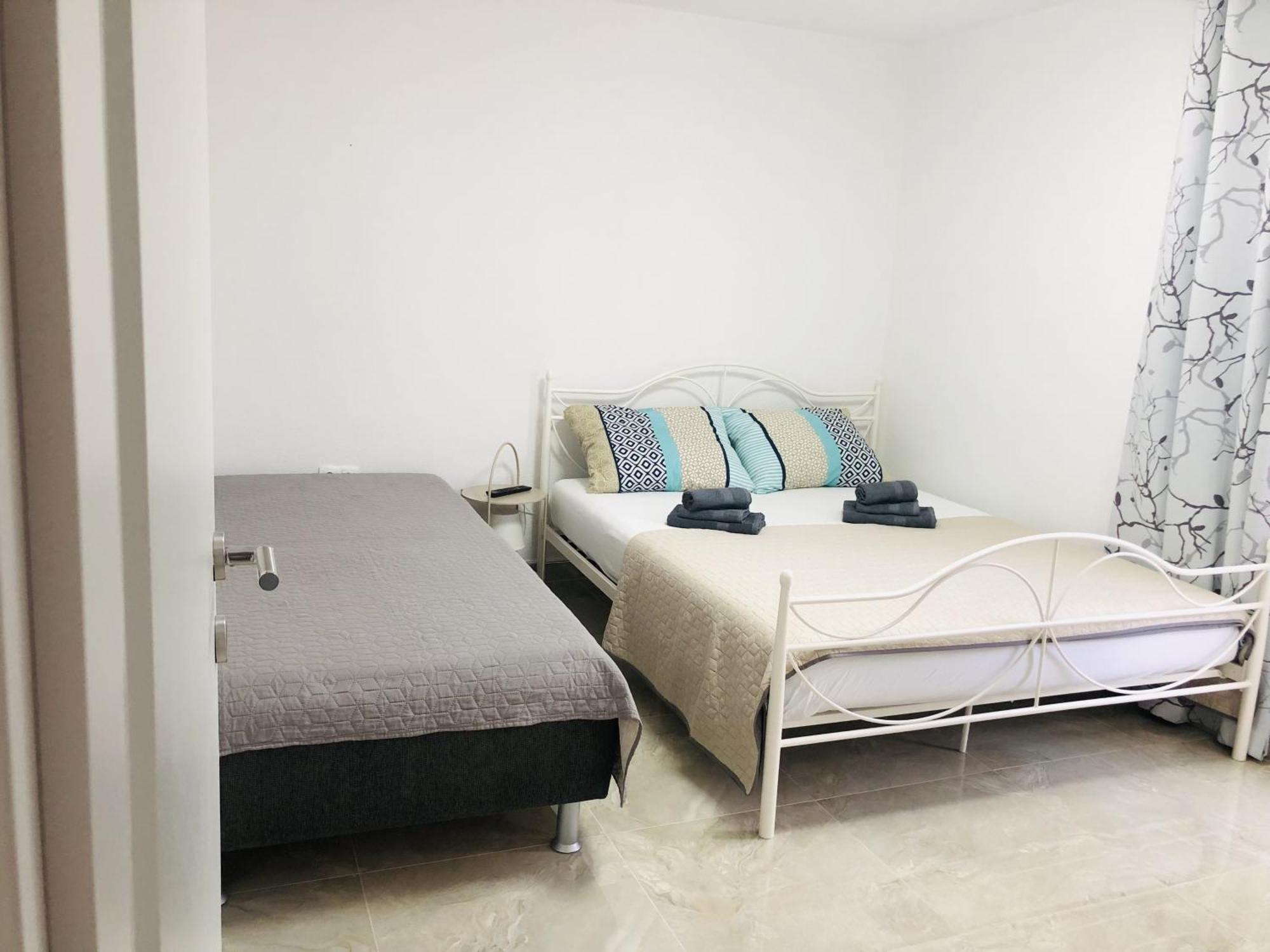Apartmani Ema トロギール エクステリア 写真